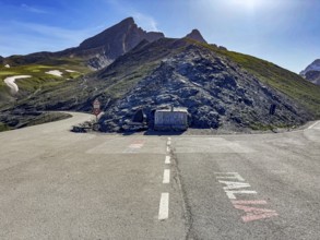 Marking of border crossing on national border national border left France right Italy at pass
