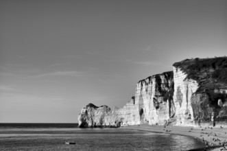 Beach, pebble beach, rock arch Falaise or Porte d'Amont, church Chapelle Notre Dame de la Garde,