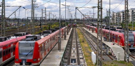 Bridge at Camberger Straße, Galluswarte, Deutsche Bahn, tracks and trains, Frankfurt am Main,