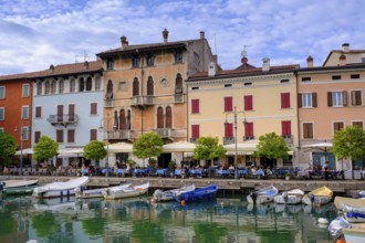 Houses at the harbour, Porto Vecchio, Lake Garda, Desenzano del Garda, Lombardy, Province of