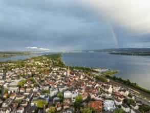 Luftbild von der Stadt Radolfzell am Bodensee mit der historischen Altstadt und dem Radolfzeller
