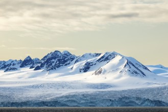 Glacier tongue, ice, mountain range, sea, Lillienhöökbreen, Spitsbergen, Svalbard
