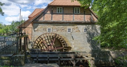The Laderholz watermill, a technical monument, is located on the watercourse of the Alpe on the