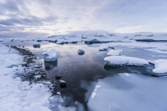Jökulsarlon, icebergs, ice, glacial lake, Vatnajökull Glacier, winter, snow, sunset, Iceland*