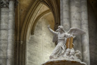 Interior view, angel on the pulpit, Cathédrale Notre-Dame d'Amiens, Amiens, Somme, France