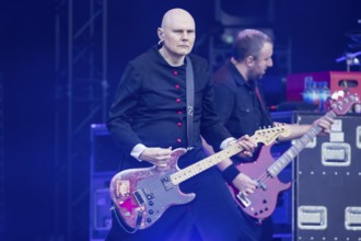 Billy Corgan (singer) and Jack Bates (bassist) from The Smashing Pumpkins live on The Aghori Tour