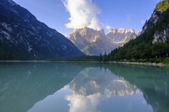 Lake Dürrensee, in front of Monte Cristallo, Dolomites, South Tyrol, Trentino, Italy