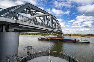 Cycle and pedestrian bridge Snelbinder Brug, over the river Waal near Nijmegen, was added to the