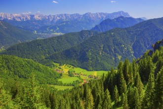 View from the Laber to Ettal and the Wetterstein mountains with the Zugspitze 2962m, Oberammergau,