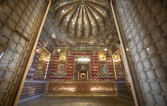 Hall of Mirrors in the City Palace Museum, City Palace, Udaipur, Rajasthan, India