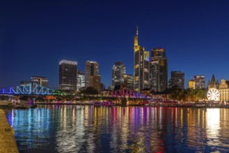 Frankfurt sets an example: The Eiserner Steg will shine in rainbow colours for Christopher Street