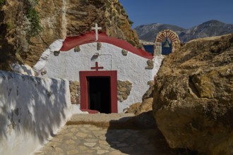 Legend, Crab, Mussel fisherman, Quiet chapel with red and white facade embedded in rocky landscape