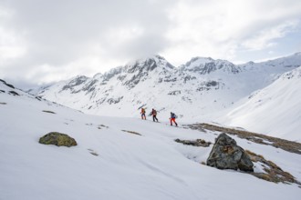 Ski tourers on the ascent, Graubünden Haute Route, Albula Alps, Rhaetian Alps, Graubünden,