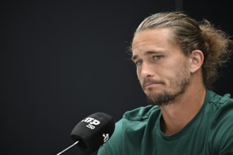 Press conference, PK, portrait, Alexander Zverev GER, disappointed, gestures, gesture, tennis, ATP