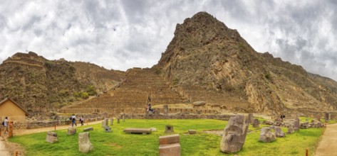 Piramide Pakaritampu, stone terraces, Ollantaytambo, Sacred Valley, Peru