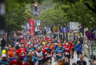 The Essen company run, traditional run, 5 KM running course through the Rüttenscheid district, with