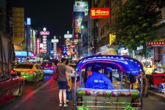 Shopping street with neon signs and street restaurants, nightlife, Yaowarat Road, Chinatown,