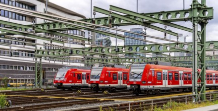 Bridge at Camberger Straße, Galluswarte, Deutsche Bahn, tracks and trains, Frankfurt am Main,