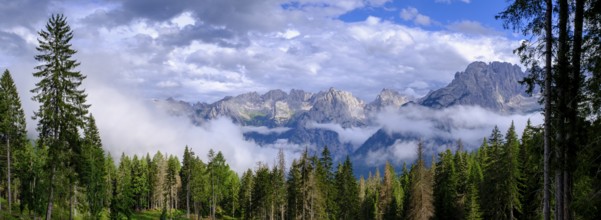 View from Passo Tre Croci, Marmole Group, Cador Dolomites, Auronzo di Cadore, Dolomites, Veneto,