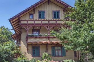 Ochre yellow wooden barrel, Villa Auf der Flur with large balcony around 1900, Dornbirn,