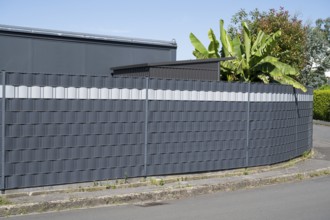 Double picket fence with privacy strips, Kamen, Ruhr area, North Rhine-Westphalia, Germany