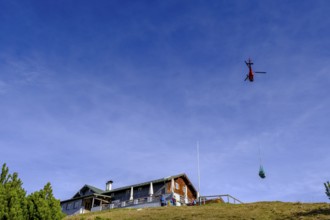 Helicopter, loads on the mountain, at the Wankhaus, Wank, Garmisch-Partenkirchen, Werdenfelser