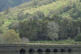 Bridge between the lakes Lagoa Azul and Lagoa Verde, Sete Cidades, SÃ£o Miguel, Azores, Portugal