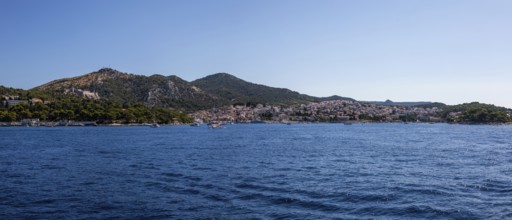 View from the sea to the harbour and the town of Hvar, panoramic view, island of Hvar, Dalmatia,