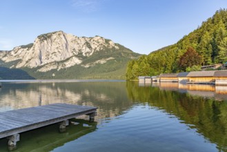 Lake Altaussee with wooden jetties and Trisselwand, Altaussee, Styria, Austria