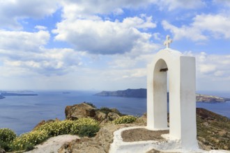 Coastline, view of the caldera, hiking trail from Fira to Oia, Thira, Santorini, Cyclades, Greece