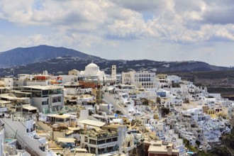 View of Fira, tourist centre with numerous restaurants, shops and hotels, Thira, Santorini,