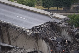 Condition of the Carola Bridge in Dresden on 12 July 2025, Saxony, Germany