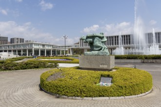 Statue of Mother and Children in the Storm, bronze statue by artist Shin Hongo and Fountain of