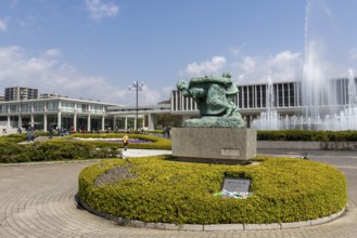 Statue of Mother and Children in the Storm, bronze statue by artist Shin Hongo and Fountain of