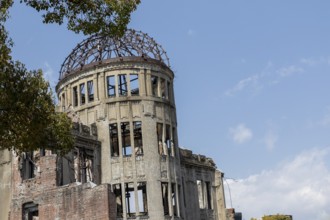 Atomic Bomb Dome, ruins of the former Chamber of Commerce and Industry building, detailed view,