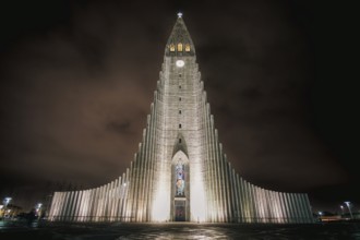 Hallgrimskirkja. A symmetrical masterpiece of concrete and light. Rejkjavik, Iceland