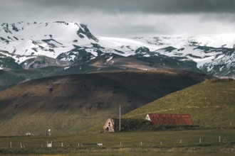 Natural idyll with glacier views. Haukadalur, Golden Circle, Iceland