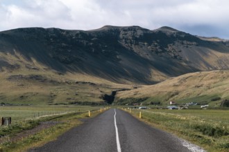 Straight ahead into the Icelandic highlands. Haukadalur, Golden Circle, Iceland