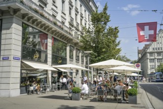 Cafe and chocolate shop Sprüngli, shopping street, passers-by, Bahnhofstrasse, Zurich, Switzerland