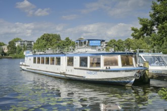 Ship of the Stern und Kreuz for sale, jetty harbour, Treptower Park, Treptow, Berlin, Germany