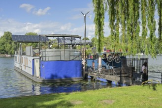 Houseboat, houseboat, Spree, harbour, Treptower Park, Treptow, Berlin, Germany