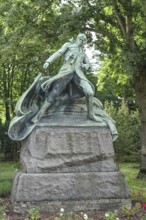 Airship memorial, pilot after landing with a parachute in World War I, Lilienthalstraße, Neukölln,