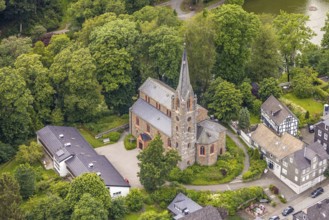 Aerial view, protestant town church and green trees at the Schlossstraße, residential area, Bad