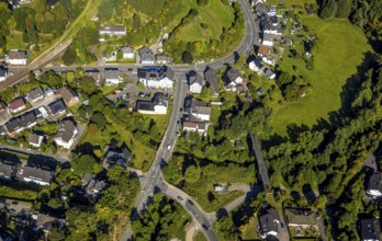 Aerial view, residential area and road crossing Bahnhofsweg with Heitmicke viaduct bridge,