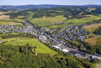 Aerial view, residential area, Elspe district on Bielefelder Straße, Elspe, Lennestadt, Sauerland,