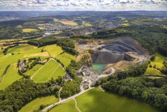 Aerial view, quarry Am Teussenberg, Ebel Steinbruchbetriebe Werk SBH, meadows and forest, distant