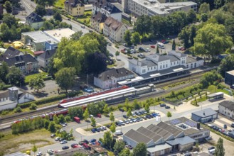 Aerial view, Arnsberg-Neheim-Hüsten station, S-Bahn in station, Hüsten, Arnsberg, Sauerland, North