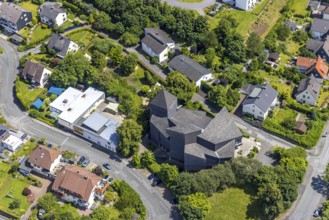 Aerial view, Heilig-Kreuz-Kirche and Catholic Kindergarten Heilig Kreuz Kreuzkirchweg, Obereimer,