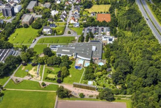 Aerial view, Solepark Große Wiese Freizeitbad Naß, sunbathing lawn and swimming pool, graduation