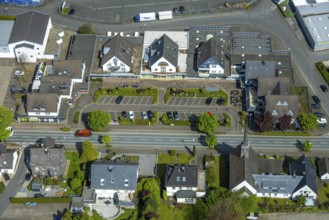 Aerial view, shopping place at the federal road B7, Zum Alten Güterbahnhof, car park, protestant